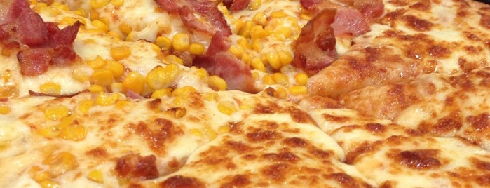 Pizza Hut is one of Must-visit Food in Blumenau.