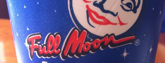 Full Moon Barbeque is one of Lugares favoritos de Aaron.