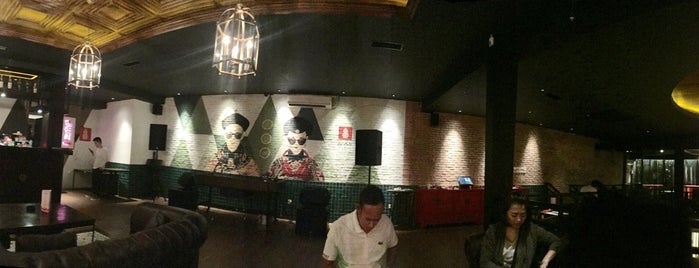 Asiatale Resto & Bar is one of Tempat yang Disukai Diana.