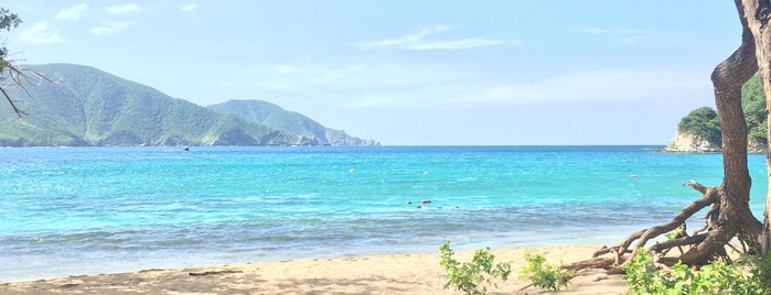 Playa Cristal o Playa del Muerto is one of Samaria beach.