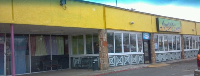 Miguelito's Mexican Restaurant is one of Kate 님이 좋아한 장소.