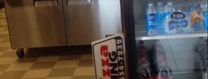 Pizza King is one of Lugares favoritos de Joe.