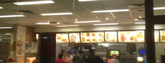 McDonald's is one of สถานที่ที่ Luis ถูกใจ.