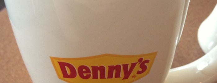 Denny's is one of Locais curtidos por Star.