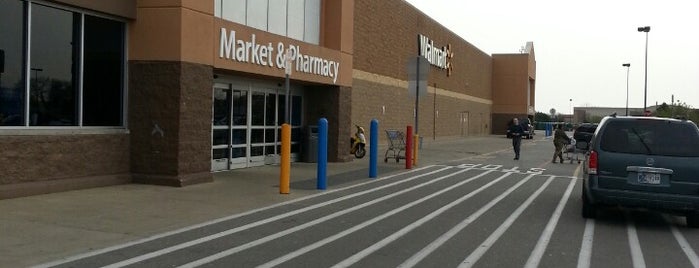 Walmart Supercenter is one of Rew's Saved Places.