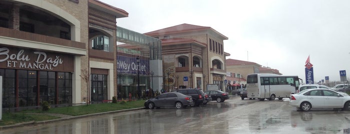 Highway Outlet is one of Road.