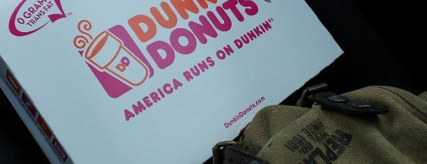 Dunkin' is one of Locais curtidos por Alana.