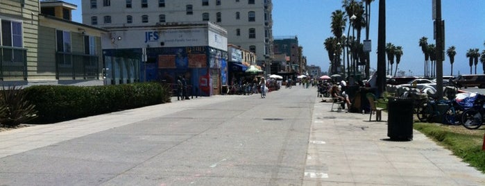 Boardwalk Skate & Surf is one of Santa Monica/LA/Venice.
