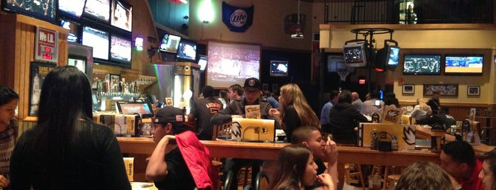 Buffalo Wild Wings Grill & Bar is one of Local Haunts.