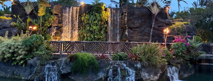 Polynesian Cultural Center is one of 🏝Oahu 🌋🏖☀️🕶.