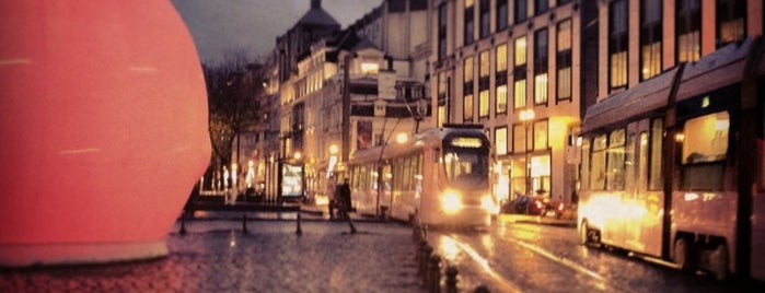 Avenue Louise is one of Hallo Brussels!.