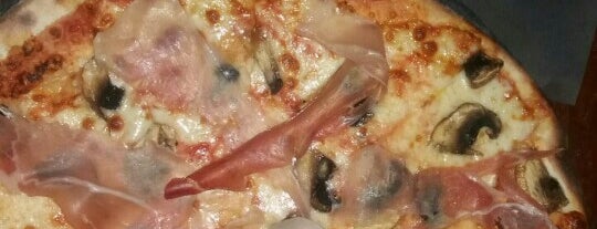Sud Pizza Bar is one of Posti che sono piaciuti a Menia.