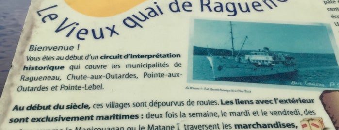 Quai De Ragueneu is one of Lieux qui ont plu à Stéphan.