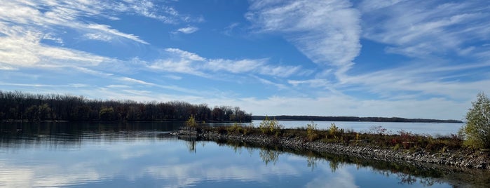 Kahnawake Marina is one of Posti che sono piaciuti a Stéphan.