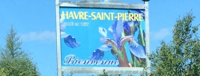Havre-Saint-Pierre is one of Posti che sono piaciuti a Stéphan.