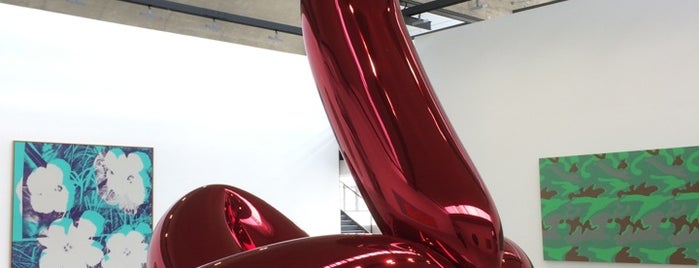 Gagosian Gallery is one of Paris.