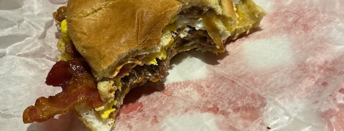 Billy Goat Tavern is one of Burgers.