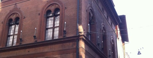 Torre dei Bertolotti is one of Torri di Bologna.