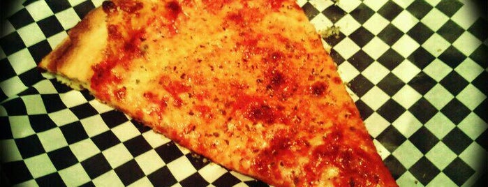 Secret Pizza is one of Flippin's Hot Spots - Pizza in Vegas.