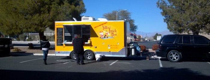 Yellow Lunch Box is one of Las Vegas Foodtrucks.
