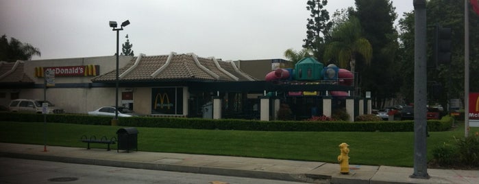 McDonald's is one of สถานที่ที่ Michael ถูกใจ.