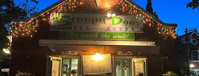 Scoopy Doo's Ice Cream is one of Milford Beach weekend.