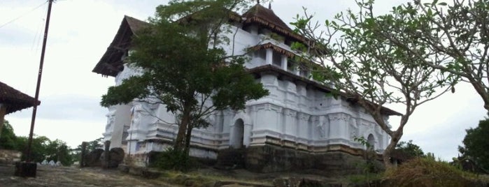 Lankathilaka Temple is one of Sri-Lanka.