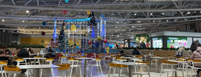 Фудкорт River Mall is one of Воваさんのお気に入りスポット.