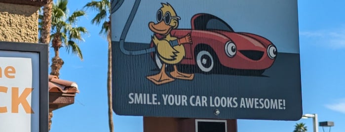Quick Quack Car Wash is one of สถานที่ที่ Andrew ถูกใจ.