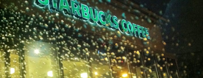 Starbucks is one of Tempat yang Disimpan Karina.