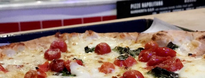 Antico Pizza Napoletana is one of Posti che sono piaciuti a Eve.