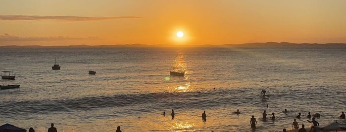 Orla do Porto da Barra is one of Lugares para curtir o pôr do sol em Salvador.