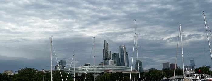 Burnham Harbor is one of Touristy things in Chicago.