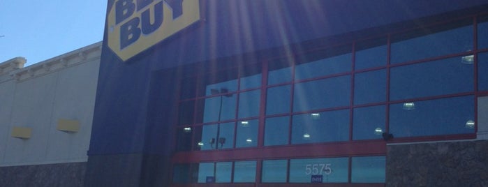 Best Buy is one of Locais curtidos por Guy.