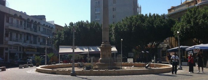 Venetian Column is one of สถานที่ที่ Sadık ถูกใจ.