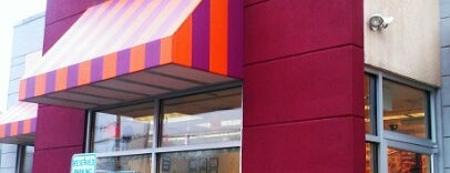 Dunkin' is one of Theresa : понравившиеся места.