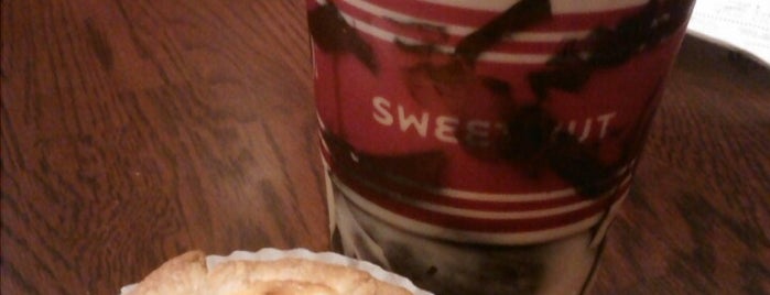 Sweet Hut Bakery & Cafe is one of Atlanta's omnomnoms ^w^.