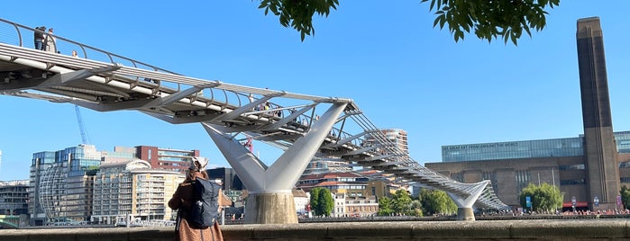 Puente del Milenio is one of London stuff.