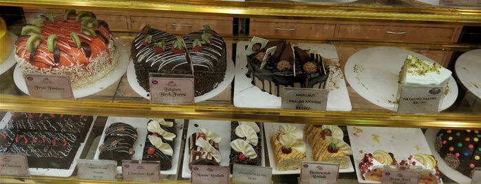 Karachi Bakery is one of Nikhilさんのお気に入りスポット.
