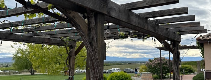 VanArnam Vineyards is one of Yakima Wine Country.