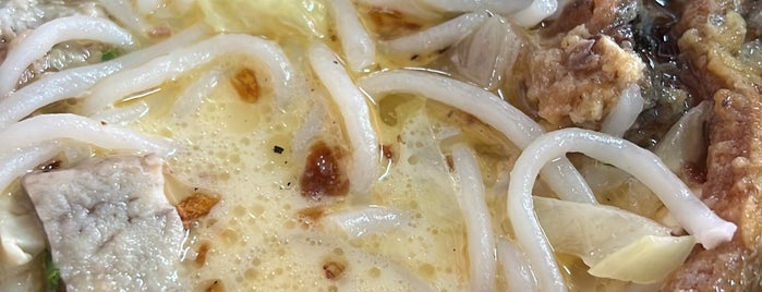 Tao Xiang Bah Kut Teh Fish Head Noodle (陶香肉骨茶鱼头米粉) is one of Chinese cuisine.