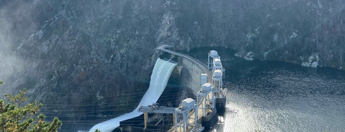 Smith Mountain Lake Dam is one of VA/DC.