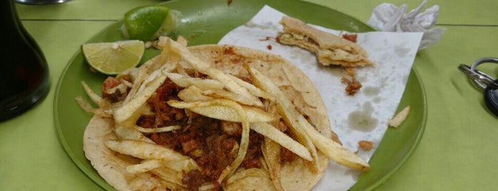 Tacos "El Chino" is one of Lugares favoritos de Manuel.
