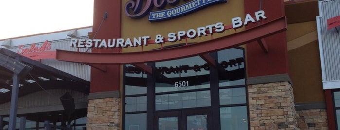 Boston's Restaurant & Sports Bar is one of Lugares favoritos de Deimos.