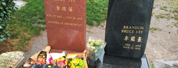 Bruce Lee's Grave is one of Washington Places.