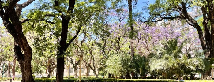 Plaza Rodríguez Peña is one of Gespeicherte Orte von Lisinha.