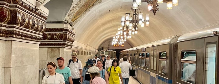 metro Kiyevskaya, line 3 is one of мои стандартные места.