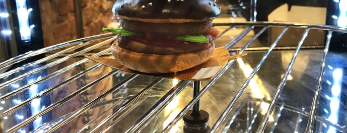 Meat Up Burgers is one of 20 лучших новых ресторанов Петербурга.