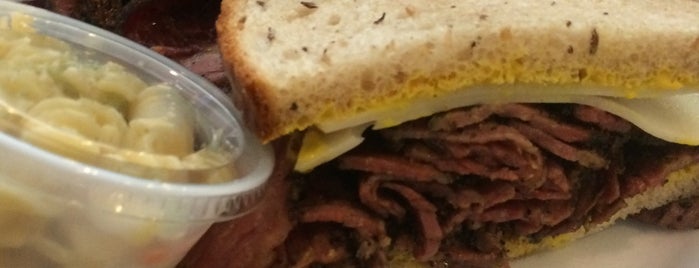 Perry's Deli is one of Lunch in the Loop.