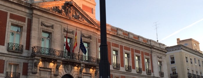 Puerta del Sol is one of Tempat yang Disukai Jota.